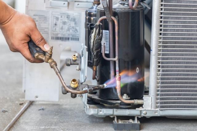Navigating the Chill: A Guide to Choosing the Right Heating Repair in Carbondale, IL cover picture