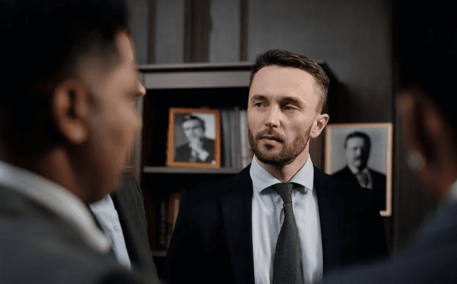 What Does a Closing Attorney Do And Who Needs Them? cover picture