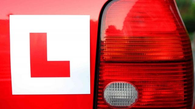 Top 10 Safe Driving Tips for New/Learning Drivers cover picture