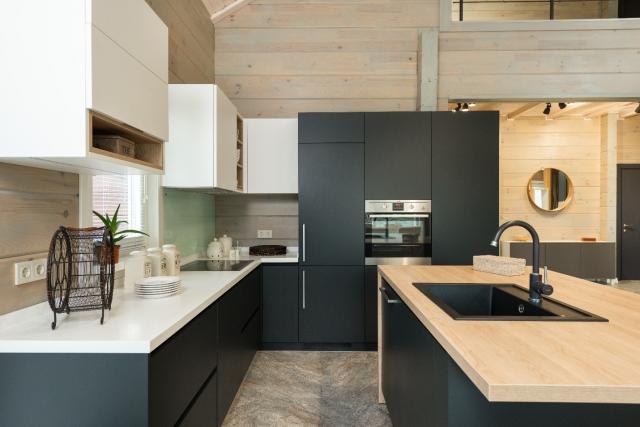 Designing a Modern Kitchen? 3 Things to Do and 4 to Avoid cover picture