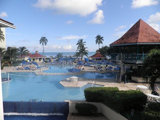 Bahamas islands; heaven on earth cover picture