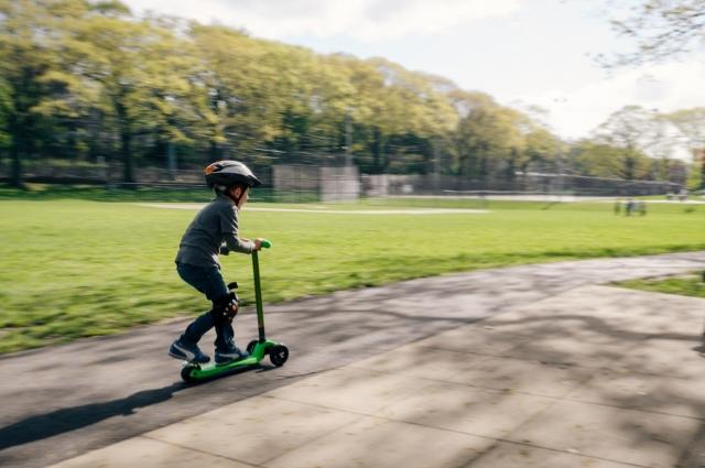 Zooming into the Future: A Comprehensive Guide to Choosing the Best Kids Electric Scooter cover picture