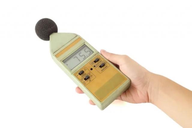 EMF Meter: How it Benefits and Why They’re Necessary cover picture