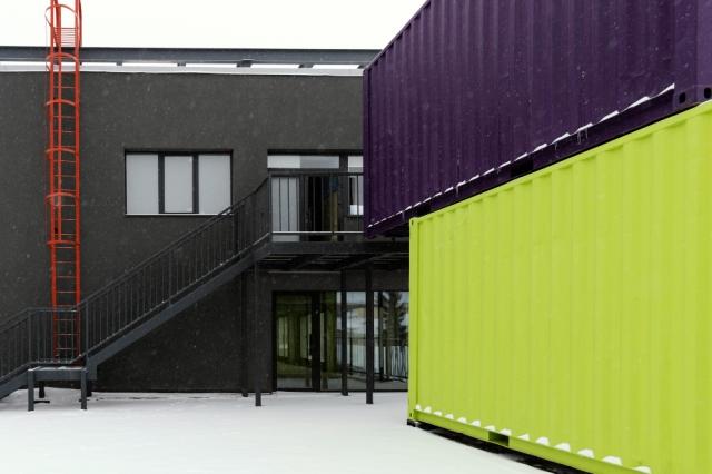 6 Creative Ways to Repurpose Second-Hand Shipping Containers cover picture