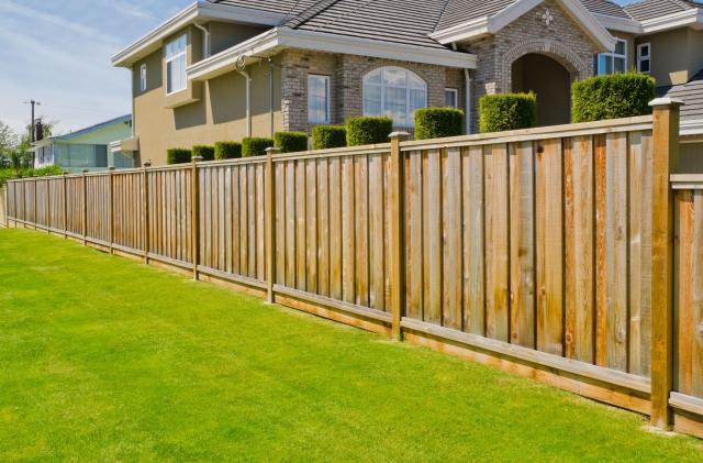 Enhancing Curb Appeal: Trends and Innovations in Fence Installation for Toronto Properties cover picture