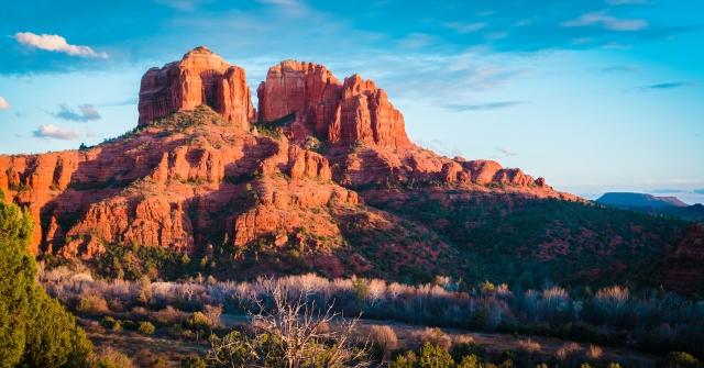 The Ideal Times to Visit Arizona, From the Summer Sun to the Winter Snow cover picture
