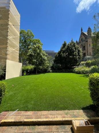 Castle Artificial Grass in Sydney vs. Natural Grass: Which is Right for Your Home? cover picture