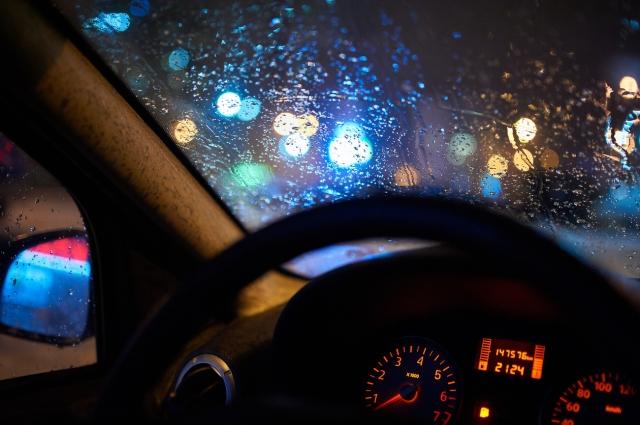 The Various Reasons You May Need To Replace Your Windshield Glass cover picture