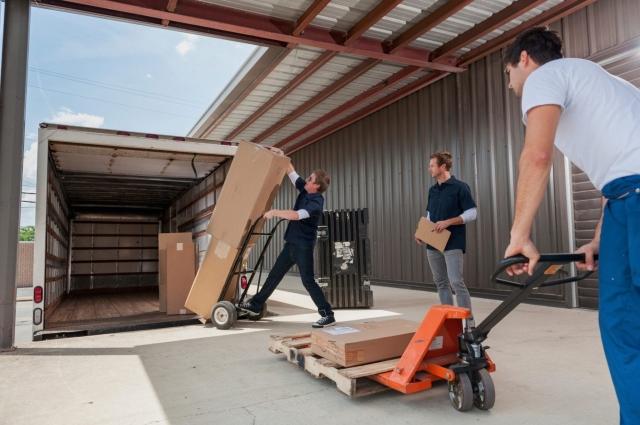 Streamlining Your Relocation: Expert Guide to Efficient Moving Solutions cover picture