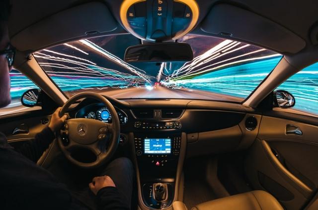 Autonomous car; how does it function and what are its advantages and disadvantages? cover picture