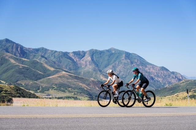 How to Stay Safe on the Road as a Beginner Cyclist cover picture