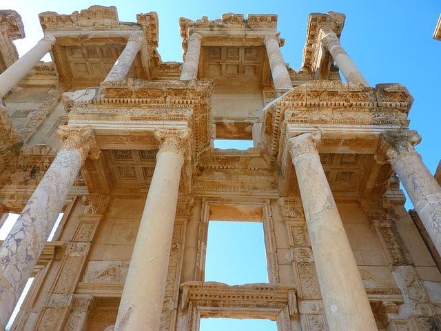 What are the seven wonders of the world? cover picture
