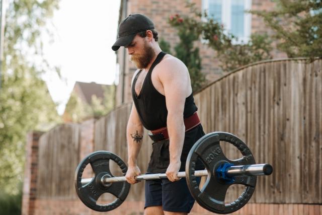 5 Tips to Step Up Your Heavy Weight Training for Maximum Results cover picture