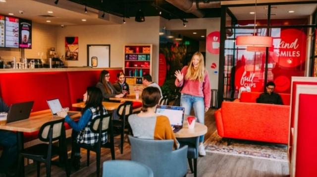 Unlocking Success: Why Digital Marketing is the Key Ingredient for Restaurant Franchises cover picture