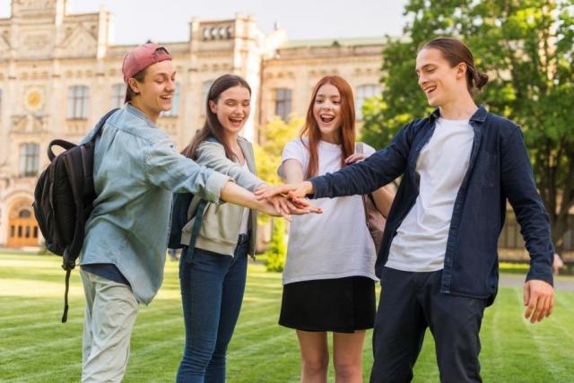 Study Abroad at the UK University of Roehampton! cover picture