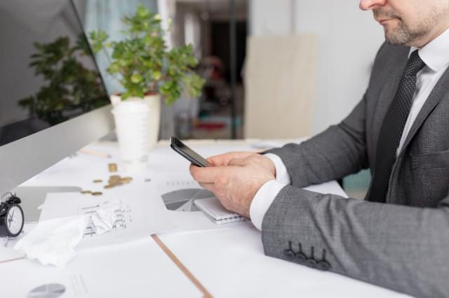 Understanding Real-Time Bidding: A Deep Dive Into RTB cover picture
