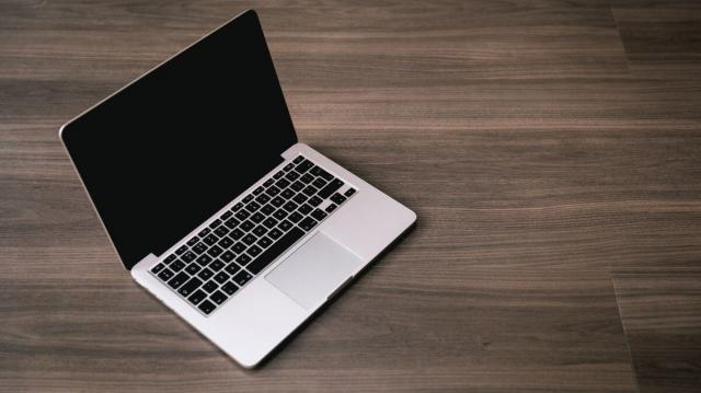 Making the right choice: Evaluating laptops based on features and prices cover picture