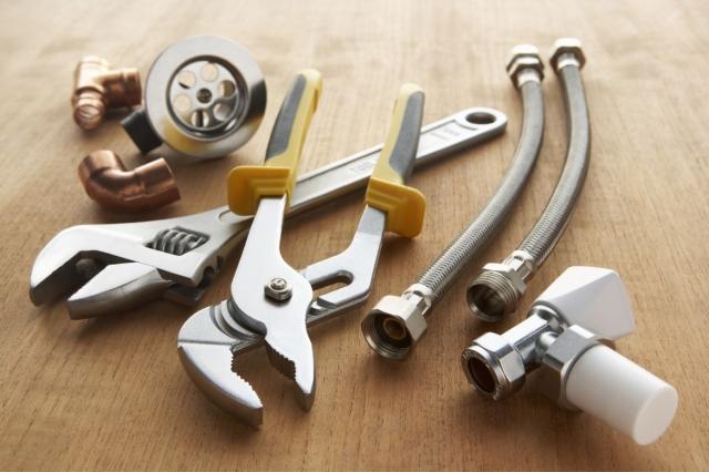 Plumbing Tools: An Essential Homeowner’s Guide to the Basics and Beyond cover picture