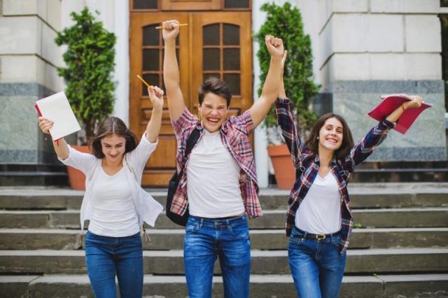 Study Abroad in the UK: Queen’s University Belfast! cover picture