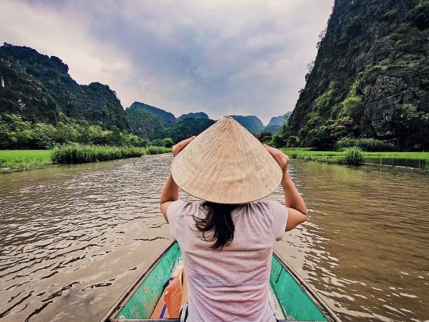 10 Safest Countries for Solo Traveling cover picture