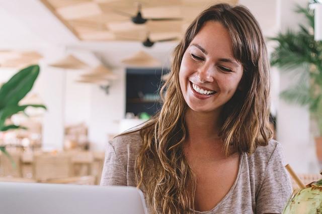 The Ultimate Guide: How To Effectively Manage Your OnlyFans Account cover picture