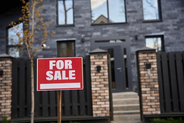 Tips for Prepping Your House for Sale cover picture
