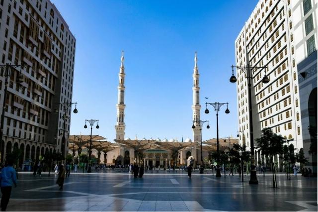 Top Advice for Women Visiting Saudi Arabia Alone cover picture