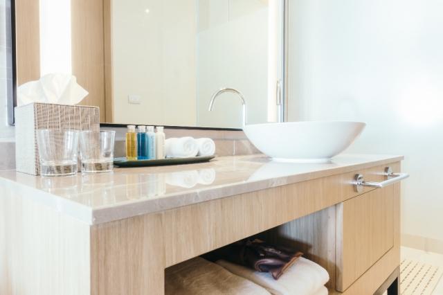 Your Quick and Easy Bathroom Renovation Guide cover picture