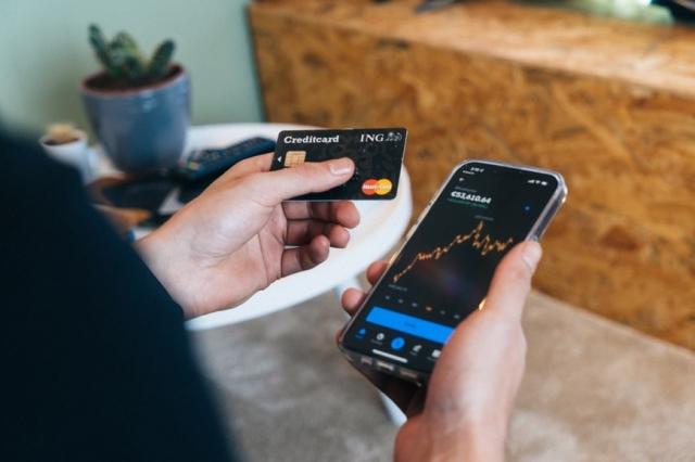 The mobile wallet; explanations, utilization, advantages, and others cover picture