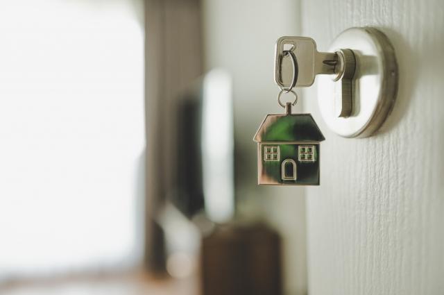 What Does Title Insurance Cover? cover picture
