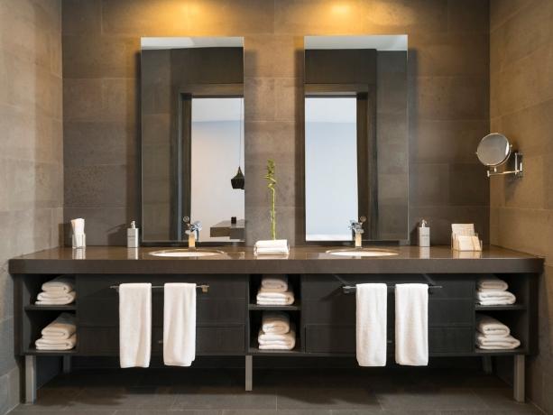 Modern Bathroom Trends to Consider for Your Next Remodel cover picture