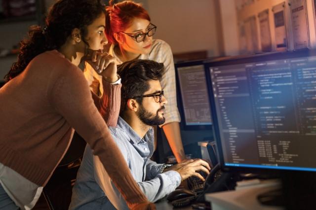 Choosing the Right Software Development Environment for Your Team cover picture