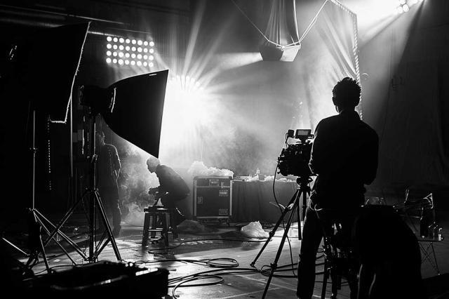 Top 10 Essential Tools for Aspiring Filmmakers cover picture