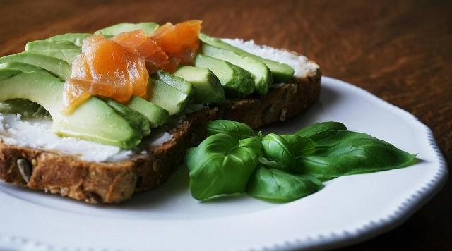How to Make Healthy Snacks From the Ingredients You (Might) Have At Home cover picture