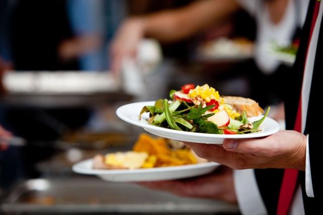 Key Benefits of Hiring a Catering Company for Your Next Event cover picture