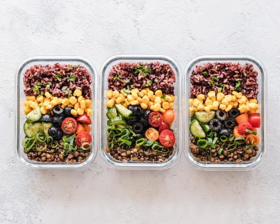 7 Meal Prep Ideas to Make the Week a Breeze cover picture