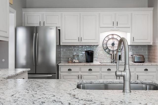 Do You Want to Order Custom Wooden Cabinets for Your Modern Kitchen? Here Are Some Deets! cover picture