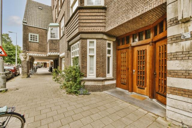 How To Choose the Right Fiberglass Entry Door cover picture