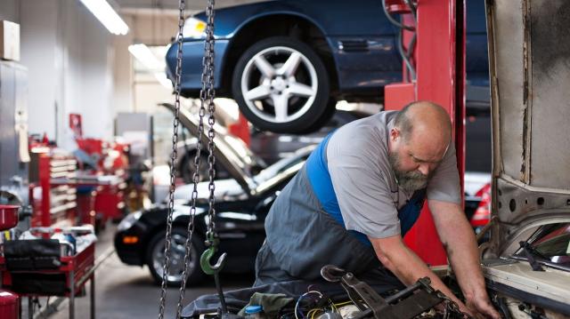 Unlocking the Secrets of Vehicle Repair: A Hands-On Approach for Every Car Enthusiast cover picture