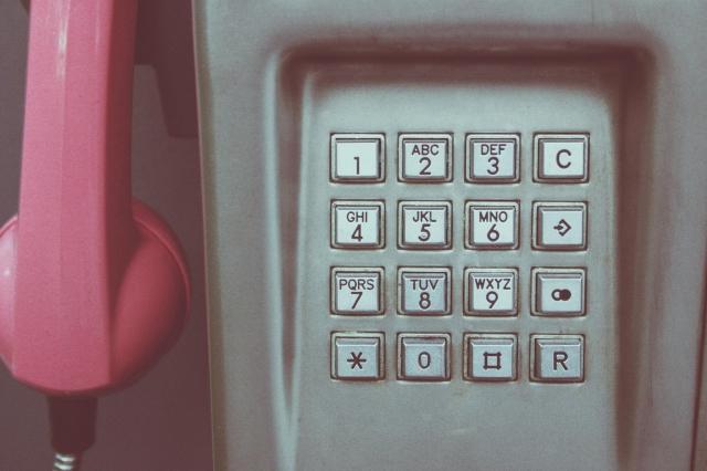 11 Essential Contacts to Keep on Speed Dial cover picture