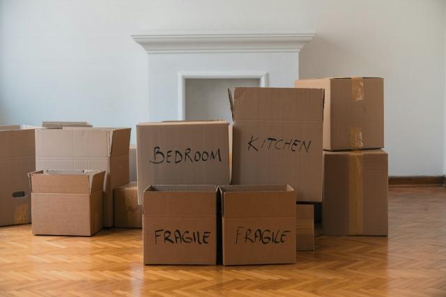 How to Avoid Overpacking: 10 Easy Tips cover picture