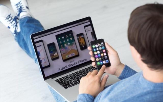 How to Hire iOS Developers? cover picture