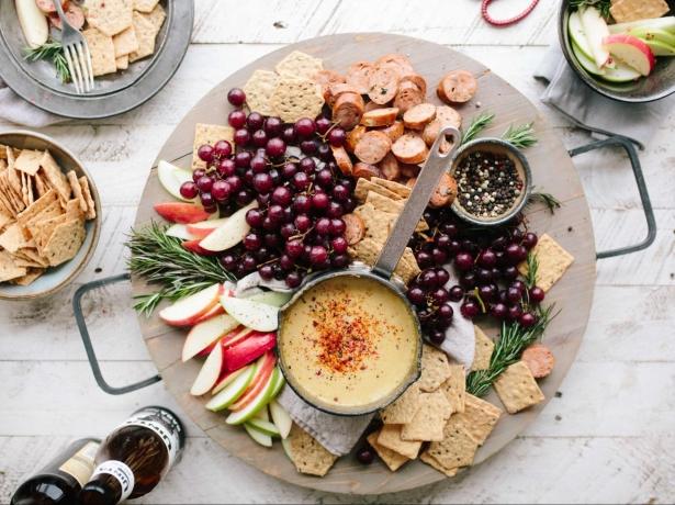 6 Health-Conscious Ways to Expand Your Snacking Options cover picture