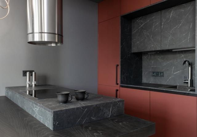 Charcoal Grey Kitchen Cabinets: The Perfect Balance of Bold and Elegant cover picture