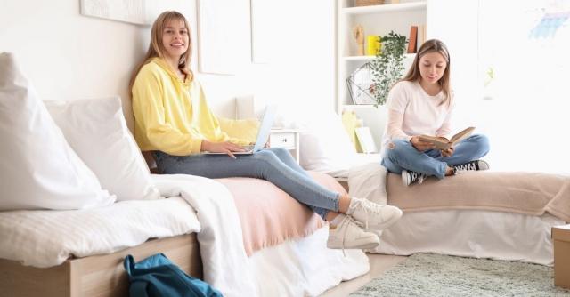 Best Practices for Keeping Your Dorm Room Organized cover picture