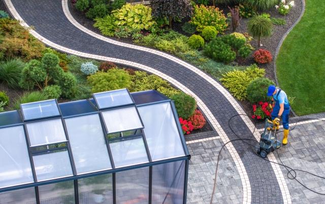 What Are the Best Lawn Care Services in Eagle, Idaho? cover picture