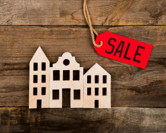 How Do I Sell My House Fast In Tampa? cover picture