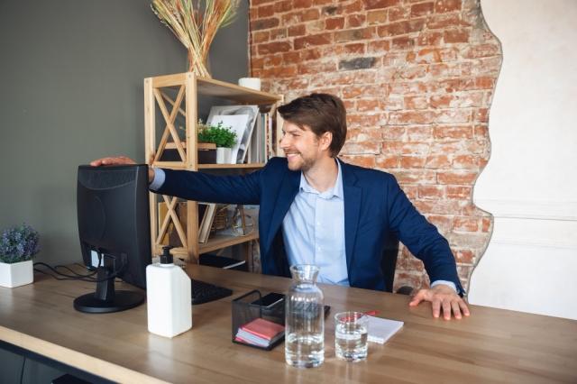How to start a side hustle cover picture