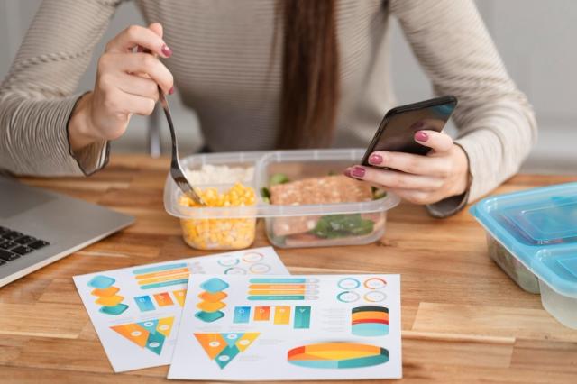 From Shelf to Table: 4 Tips for Buying Ready-to-Eat Meals cover picture