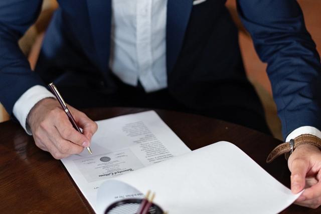 6 Ways Probate Attorneys Can Your Family cover picture